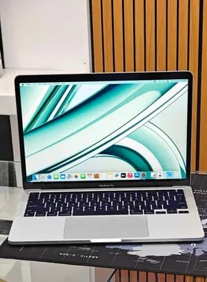 Apple MacBook Pro M2 2022