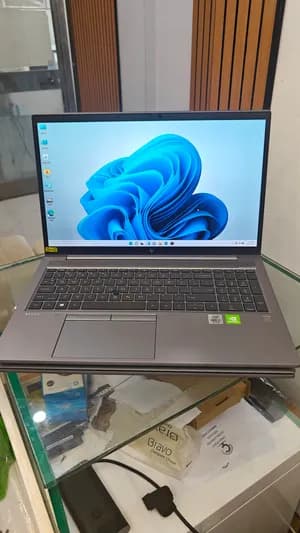HP ZBook Firefly G8 Workstation