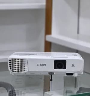 Epson EB-S05 Projector