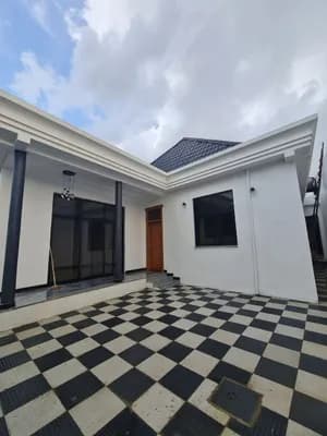 225 ካሬ ቪላ