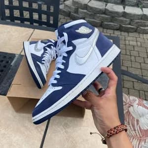 Nike Air Jordan 1 Mid Midnight Navy