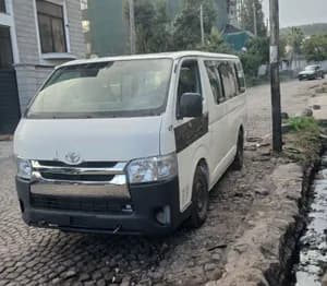 Toyota Abadulla 2011 Van