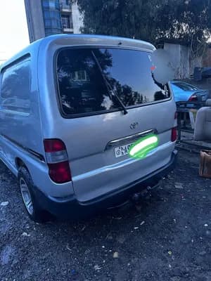 Toyota Haice half van 2002