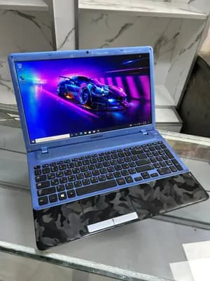 Samsung core i3 8GB 500GB 15.6