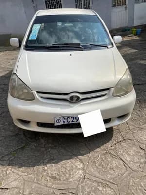 Toyota Platz 2005