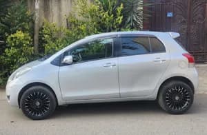 Toyota Yaris Compact 2010 1.0L