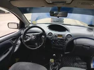 vitz yaris