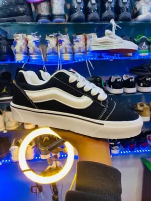 Vans Knu skull