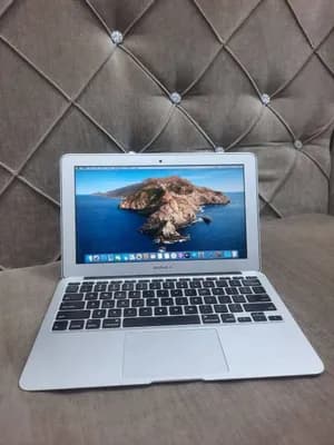 Apple MacBook Air 11.6 Inch 2015