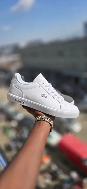 Lacoste flat