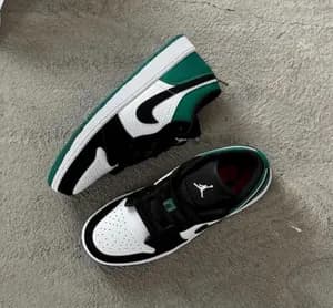 Nike Air Jordan 1 Low Pin Green