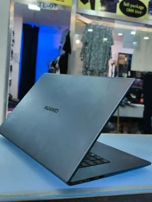 Huawie Matebook 8GB RAM 512GB SSD 15.6 inch