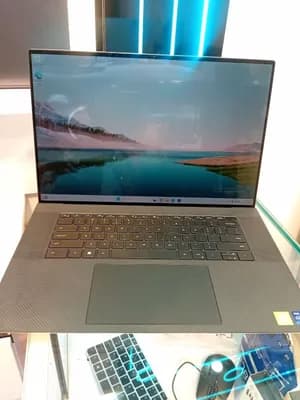 Dell XPS 17 9730 Laptop