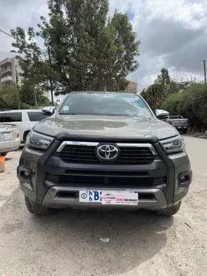 Toyota Hilux Invincible 2021 Adventure SR5