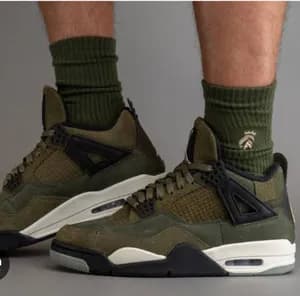 Jordan 4 Retro Medium olive