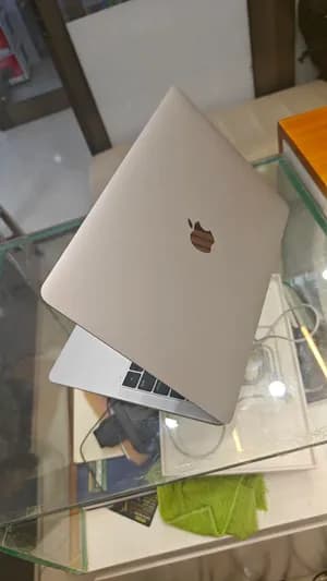 Apple MacBook Air 2019 256GB SSD 8 GB RAM