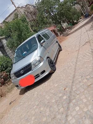 Toyota HiAce D4D Dolphin Van