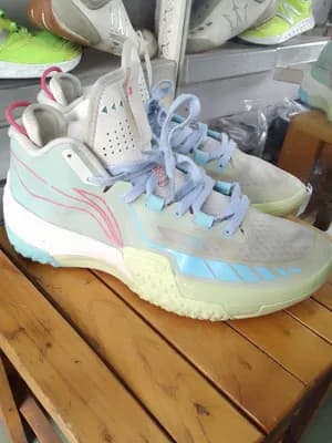 Basketball Shoes Size 45