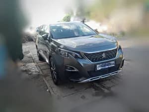 Peugeot 5008 2021 SUV