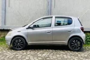 Toyota Vitz 2000