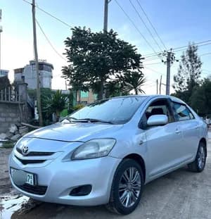 Toyota Yaris Sedan 2010
