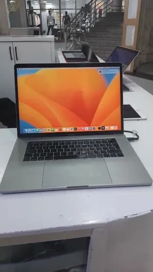 Apple MacBook Pro 2017 i7