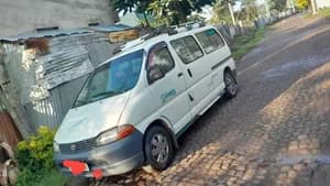 Toyota Hiace 2001 2LT Van