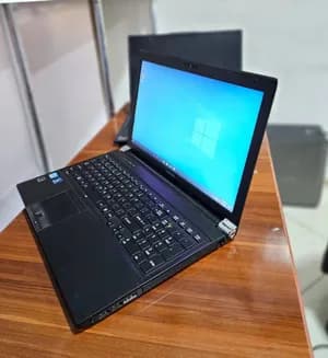 Toshiba Tecra R950 Laptop