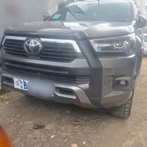 Toyota Invincible 2.4L Diesel Pickup