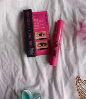 Mascara with 1 brush 2 sides