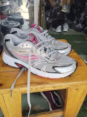 Saucony Running Shoes Size 41
