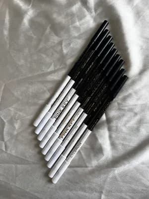 2 in 1 black and white eyeliner