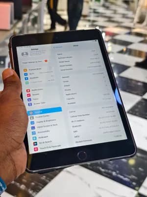 Apple iPad Mini 4