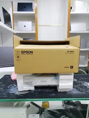 Brand New Epson CB-W06 Projector