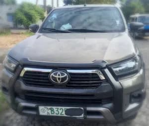 Toyota Hilux Invincible Double Cab 2021