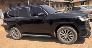 Toyota Land Cruiser V6 VXR 2023