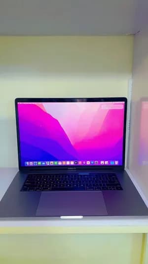 Apple MacBook Pro 2017 16GB 512GB