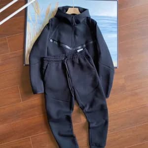Nike tech