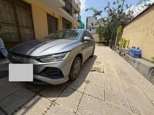 BYD e2