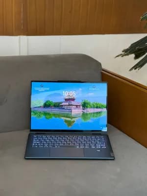 Lenovo Yoga 7 2-in-1 Ultra 7