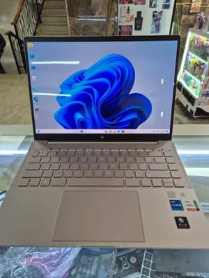 HP Pavilion Plus 14 i7 Laptop
