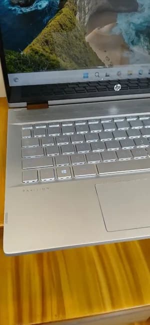 HP Pavilion x360 14 i7 Laptop