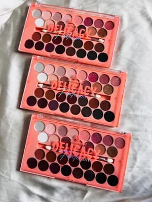 30 shade eyeshadow palette