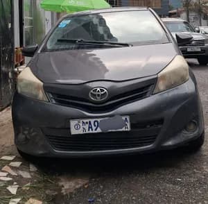 Toyota Yaris Compact 2011 1000cc