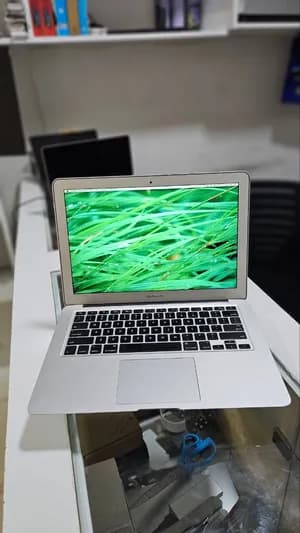 Apple MacBook Air 2015 Laptop