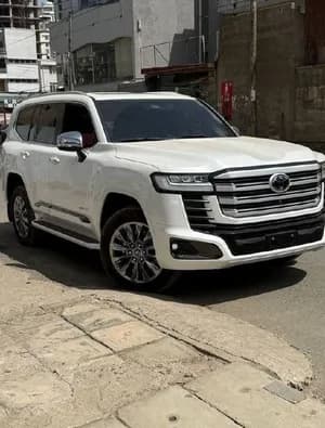 Toyota Land Cruiser VXR Hybrid