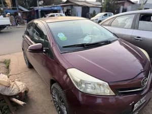 Toyota Yaris Compact 2012