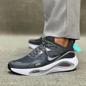 Nike air zoom አይናማው
