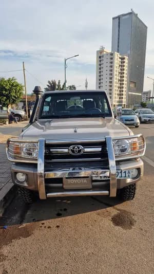 Toyota Land Cruiser 2017 1HZ Double Cap