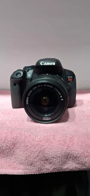 Canon EOS T4i 650D Camera